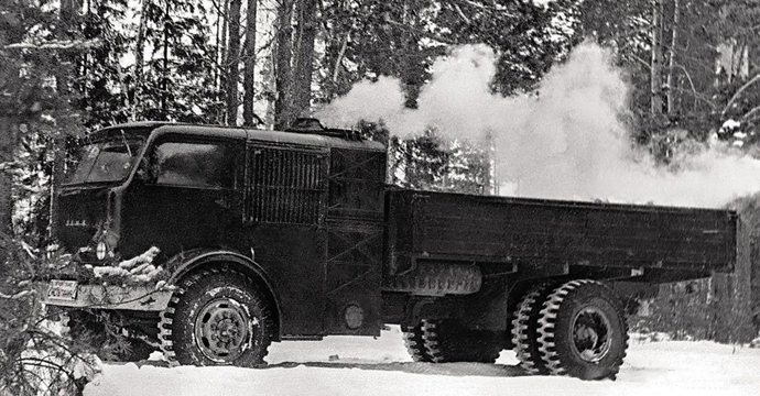 Советский грузовик, который работал на дровах