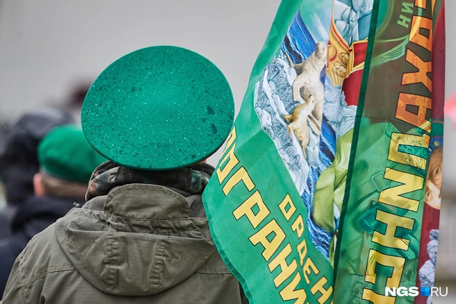 В парке собрались десятки человек | Источник: Александр Ощепков / NGS.RU