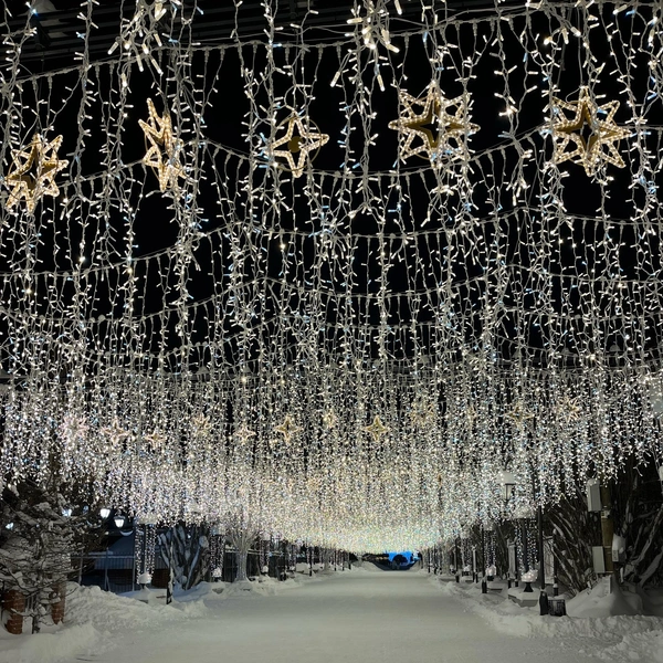 В новогодние праздники город превращается в зимнюю сказку | Источник: героиня материала