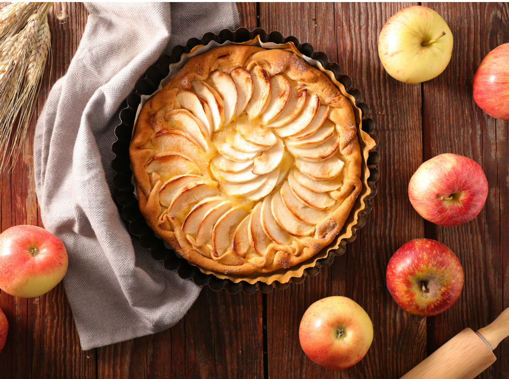 Шарлотка: классический рецепт и история блюда | marieclaire.ru