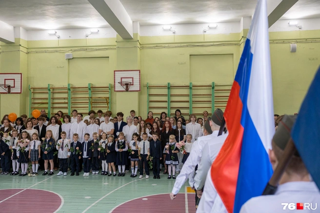 Сперва вынесли флаг | Источник: Александр Куренной / 76.RU