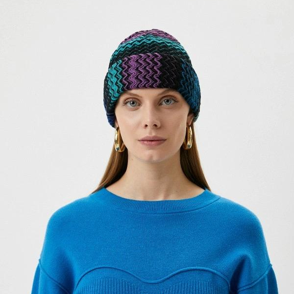 Шапка MissoniЦена: 15 343 руб.Где купить: lamoda.ru