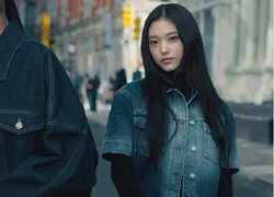 Иронично, но солистка NewJeans, действительно, представляет новые джинсы Dior
