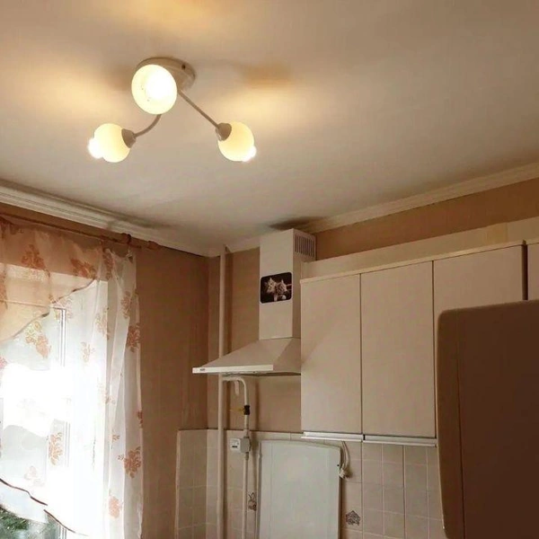 Кухня небольшая | Источник: Рада Риэлт / cian.ru / omsk.cian.ru/rent/flat/332222697