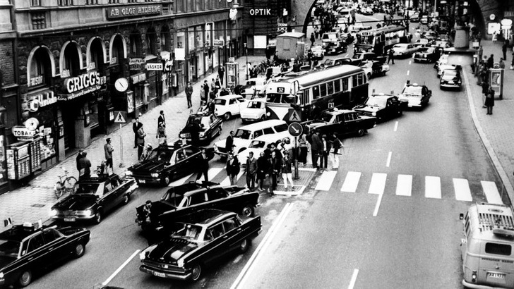 История одной фотографии: 3 сентября 1967 года — день, когда Швеция перешла на правостороннее движение