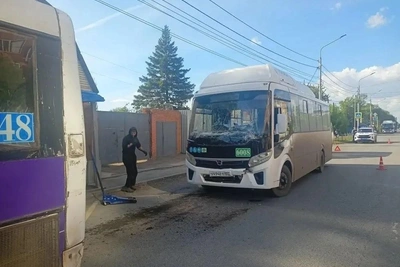 В Омске в ДТП с двумя автобусами пострадали пять человек