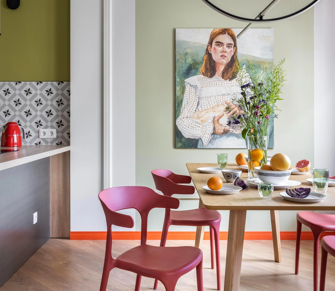 Кухня-гостиная, фрагмент. Корпусная мебель и кухня, Betto Bardi. На полу ламинат, Thys. | Источник: Вера Деблик