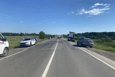 Мотоциклист погиб при столкновении с КамАЗом при обгоне