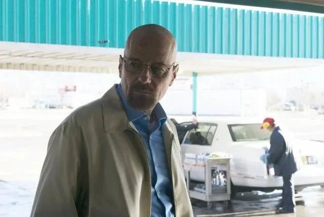 Сериал входит в книгу рекордов Гиннесса | Источник: кадр из сериала «Во все тяжкие» (18+), реж. Брайан Крэнстон, Винс Гиллиган, Фил Абрахам и др., Sony Pictures Television и High Bridge Productions, 2008 год