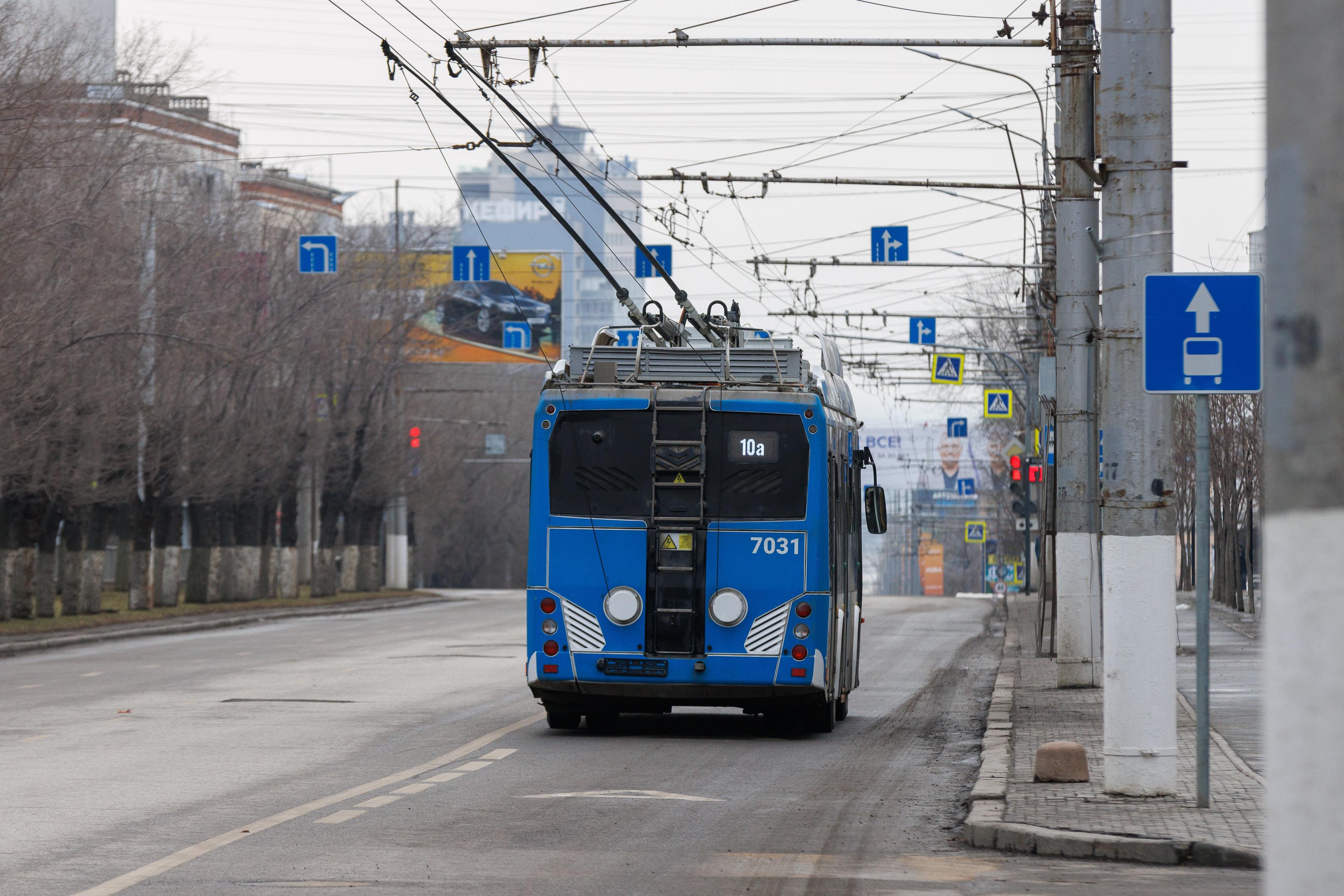 В Волгограде потратят миллионы рублей на демонтаж опор контактной сети троллейбусов