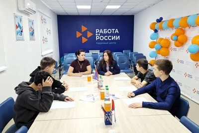 Более 850 подростков Сахалина нашли работу с начала года
