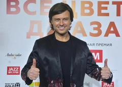 «Я только бизнес-классом летаю. А ты что, экономом летала в Дубай? Эх, ты!»: новая порция цитат от Прохора Шаляпина