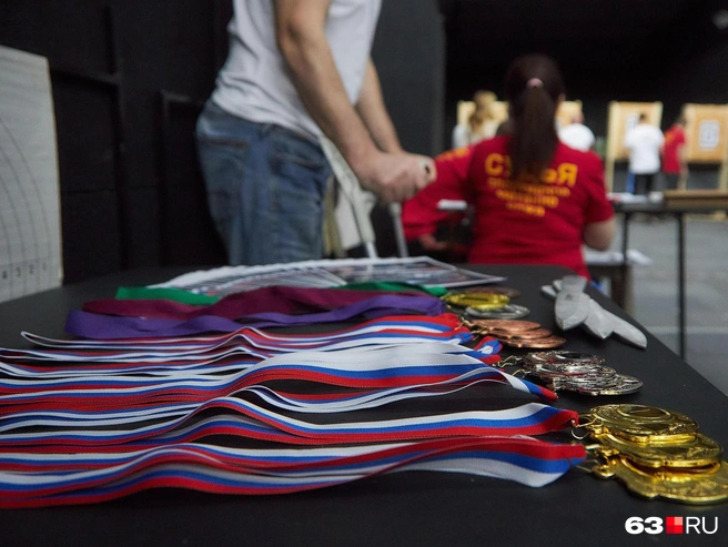 Поставщик не изготовил макеты для наград вовремя | Источник: Роман Данилкин / 63.RU