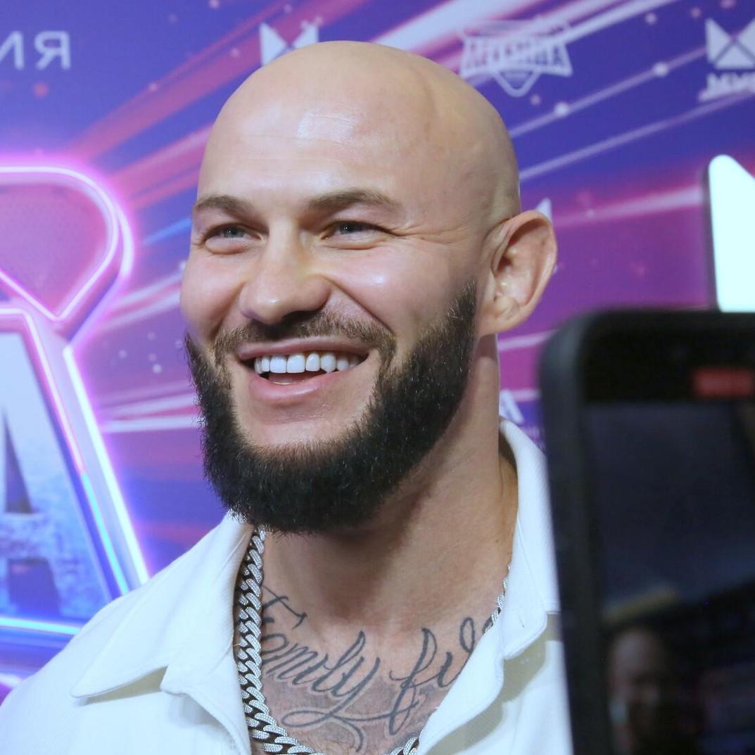 «Скупил кучу оружия, как сумасшедший охранял ночами двери»: Джиган давно держал в страхе жену и детей