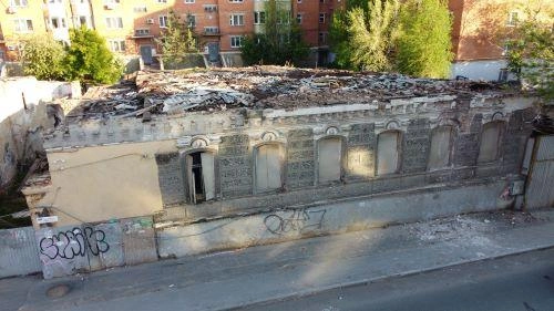 Полуразрушенный дом с высоты | Источник: Портал «Хранители наследия»