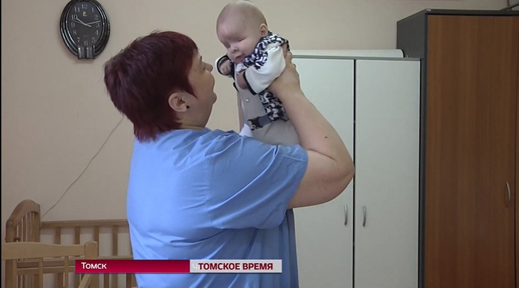 8-месячному мальчику из Томска, родившемуся без глаз, нашли приемную семью