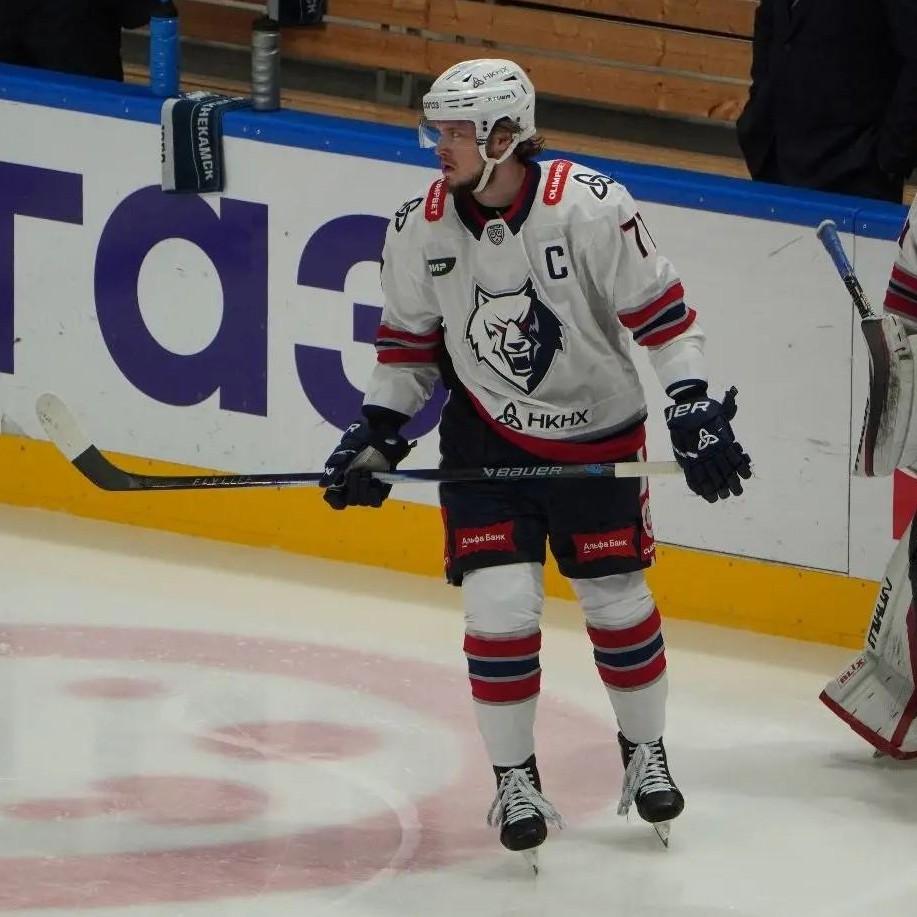 <p>Андрей Белозеров</p>