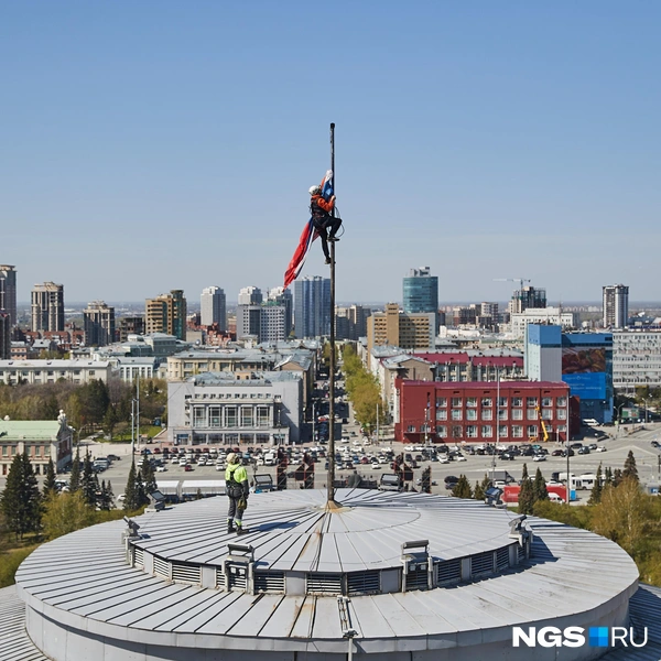 Флаг хорошо закреплен | Источник: Александр Ощепков / NGS.RU