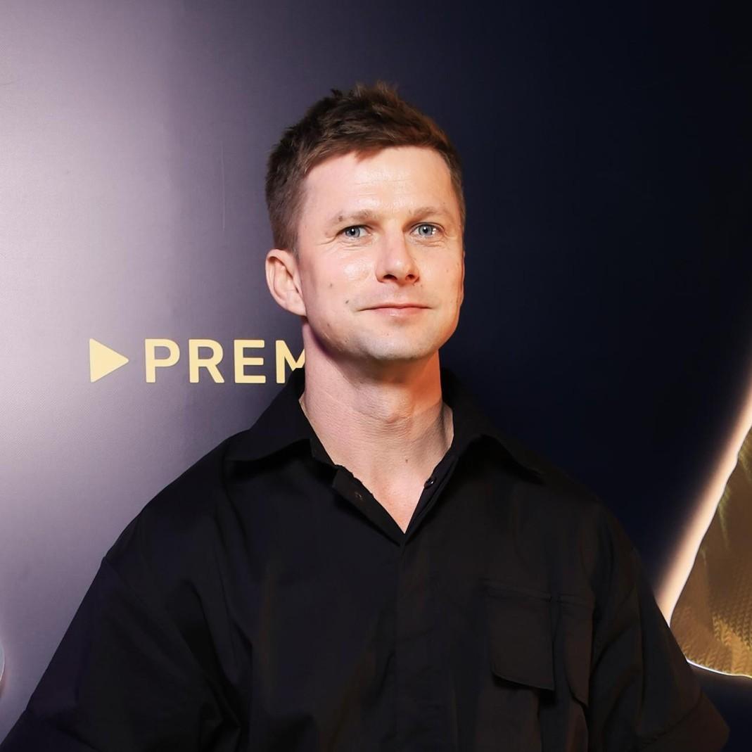 «В нашей профессии много говнюков»: Роман Курцын раскрыл тайну неприятной встречи с «мушкетером» Боярским