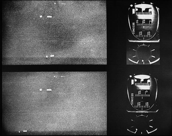 Первая официальная фотография советского спутника была сделана 17 октября телескопом обсерватории Южной Калифорнии. То, что это именно спутник, можно было понять по его перемещению относительно двух звезд в созвездии Возничего | Источник: Smithsonian Astronphysical Observatory/NASA