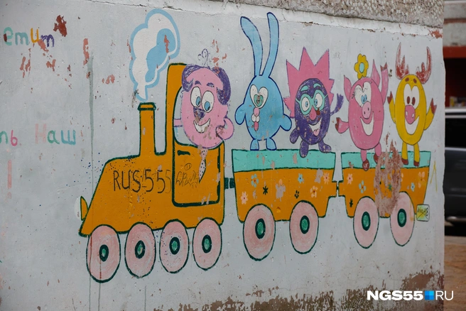 Только очень смелый человек посадит Бараша за руль тяжелой машины | Источник: Евгений Софийчук / NGS55.RU