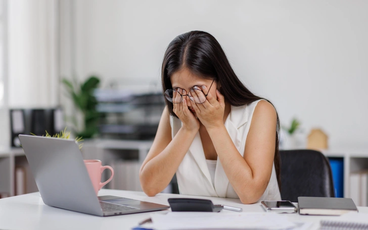 Почему коллеги не спасают от изоляции? | Источник: David Gyung/Shutterstock/Fotodom.ru