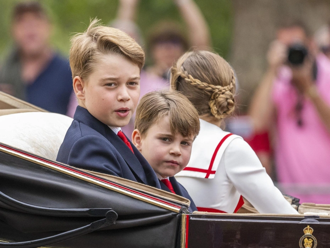 Принц Джордж, принцесса Шарлотта и принц Луи на Trooping The Colour — 2022 | marieclaire.ru