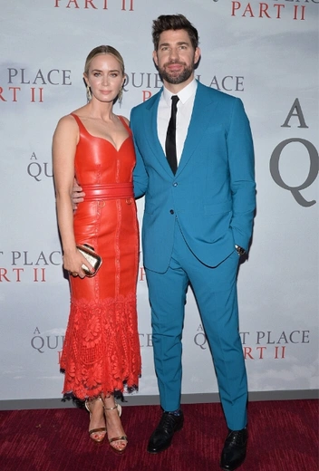 Эмили Блант и Джон Красински в Нью-Йорке | marieclaire.ru