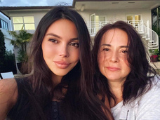 «Минус 20 лет, реально!»: мама Оксаны Самойловой продемонстрировала результат пластики лица