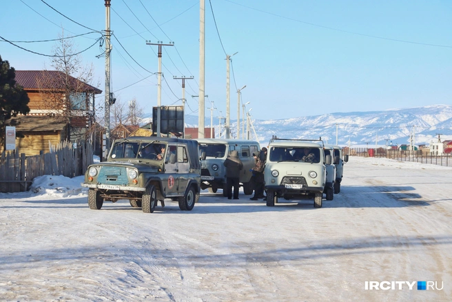 «Буханки»&nbsp;— основной вид транспорта на Ольхоне | Источник: Алёна Кашпарова / «ИрСити»