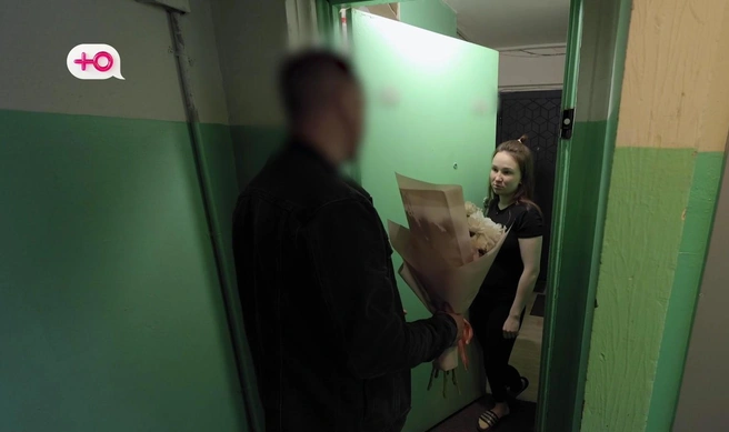 Роман приходит извиняться, но сразу его Нина простить не смогла. | Источник: скриншот из шоу «Беременна по обману» (16+), телеканал Ю / u-tv.ru