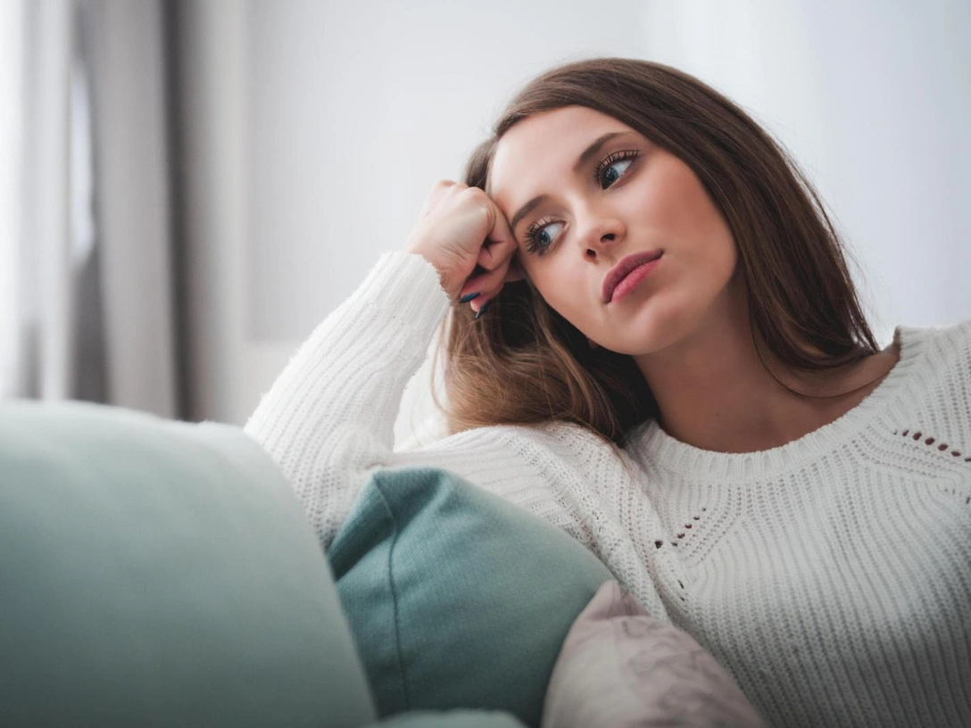 Принижают вас: 10 комплиментов, за которыми скрываются оскорбления (а вы не замечали) | marieclaire.ru