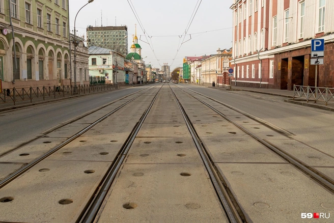 В апреле 2020-го улицы Перми были такими пустыми в любое время дня и ночи | Источник: Сергей Федосеев