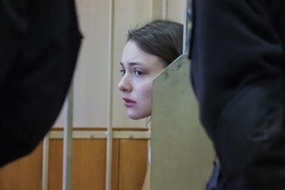 Актриса Дроздова предстанет перед судом за нападение на Деля