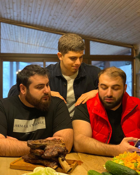 Друзья погибшего Саида Губденского собирают деньги на погашение его долгов