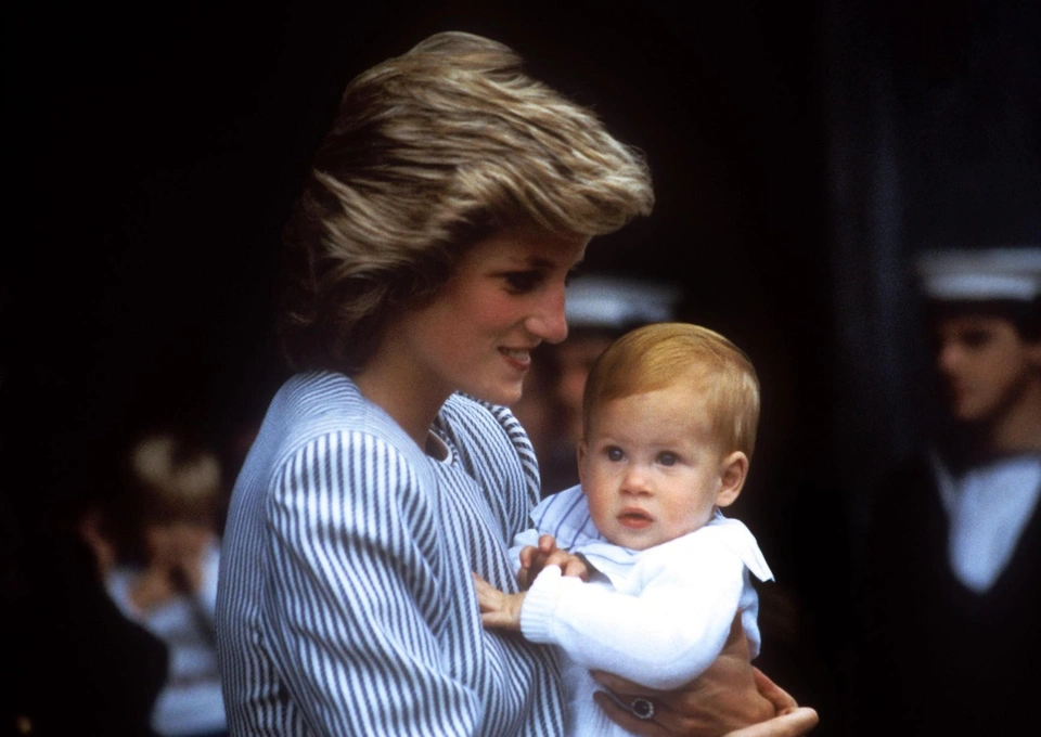 Принц Гарри начал сенсорную терапию, чтобы восстановил память о принцессе Диане