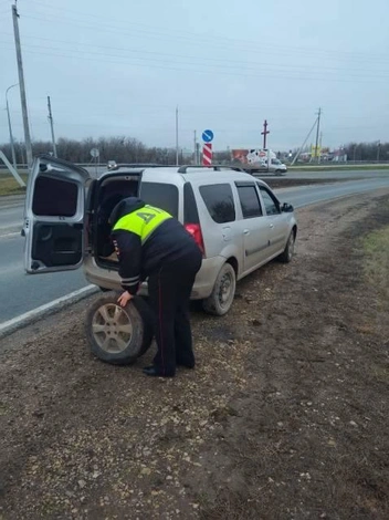 Мужчины в деле | Источник: УМВД России по Саратовской области