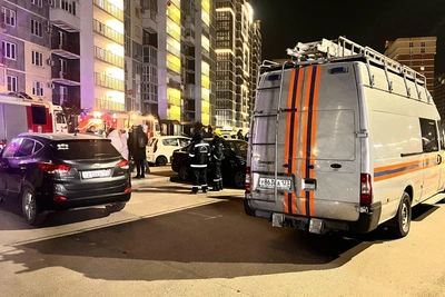 На верхнем этаже дома в Краснодаре вспыхнул пожар