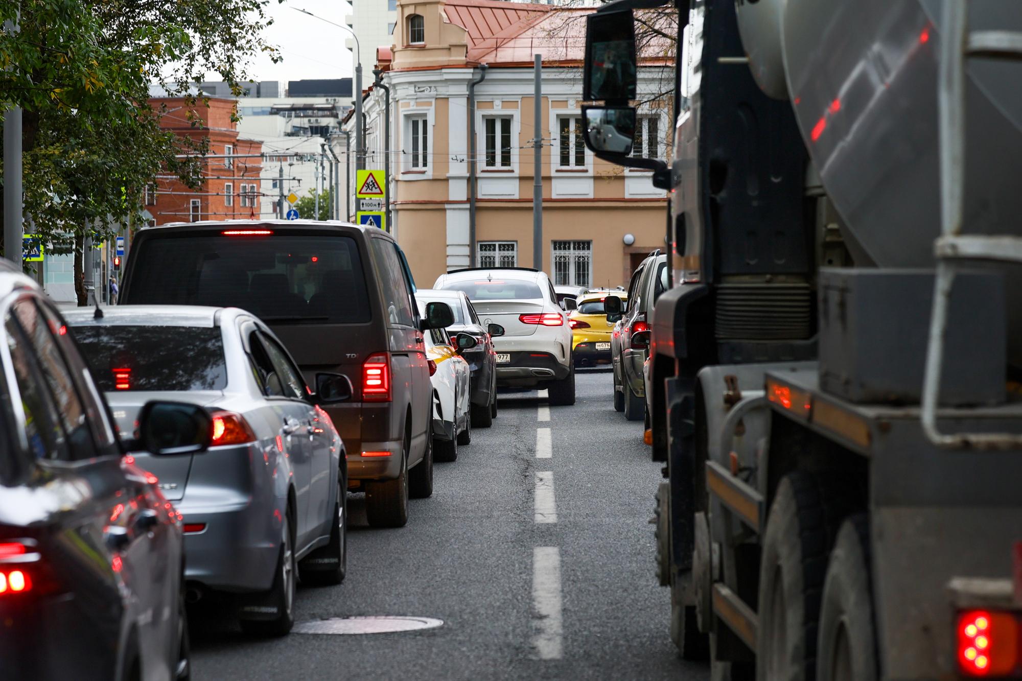 В Москве перекрыли дороги: рассказываем, где сейчас не проехать