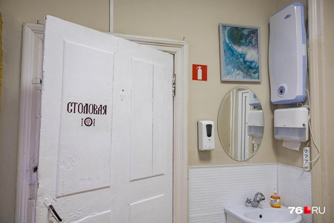 На первом этаже Дома милосердия расположена большая столовая | Источник: Артем Бауман / 76.RU