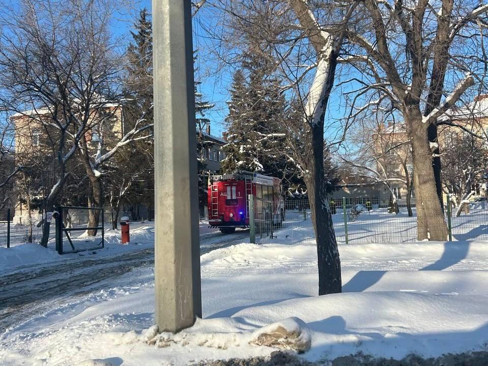 В Челябинске в школу-интернат примчались пожарные 