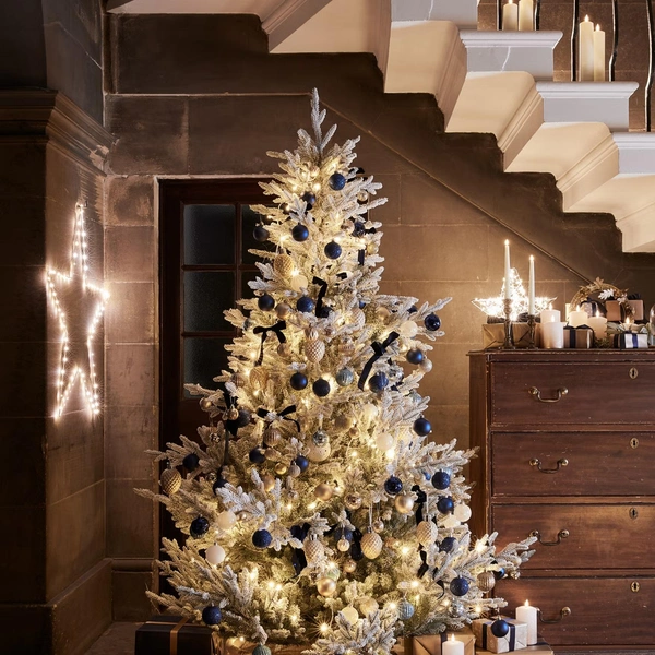 Белая новогодняя елка: 25+ фото и идей