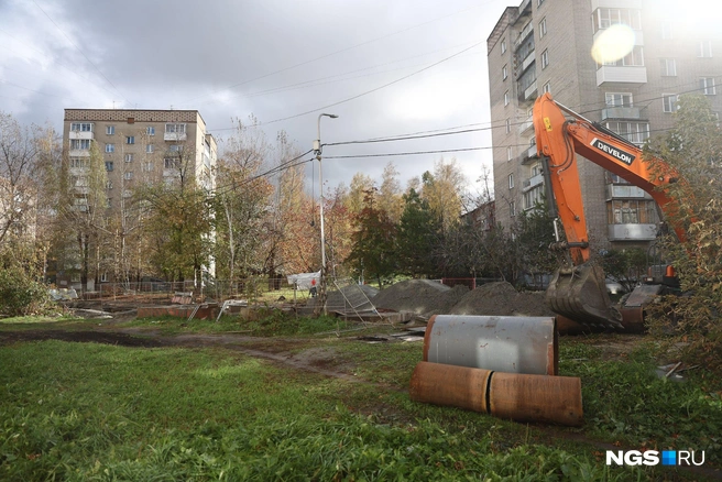 Засыпать территорию должны в течение пяти дней, после участок благоустроят | Источник: Александр Ощепков / NGS.RU