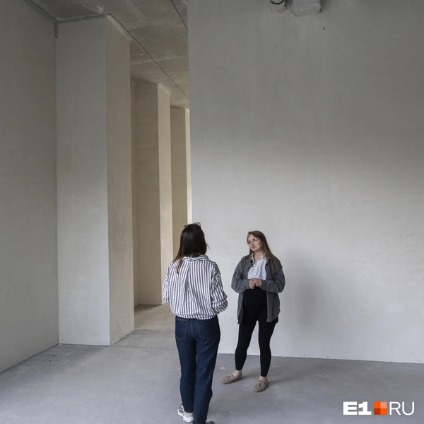 Стройка второго филиала идет на Октябрьской площади | Источник: Кирилл Кушнов / E1.RU