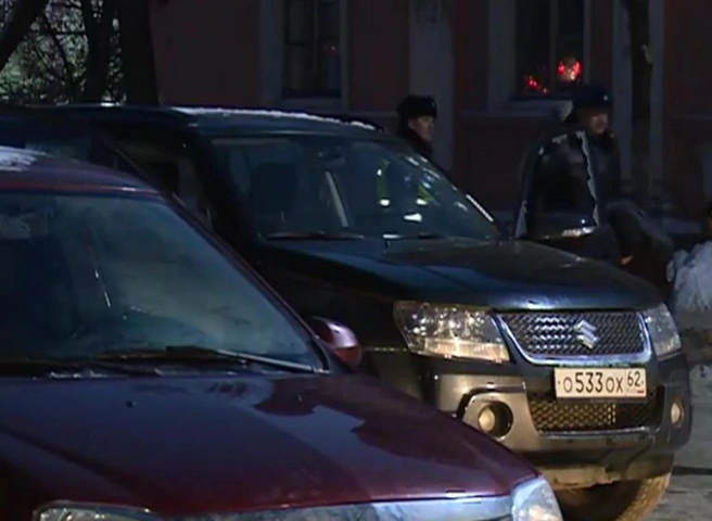 Рязанские телеканалы показали сюжеты с места взрыва автомобиля | ya62.ru