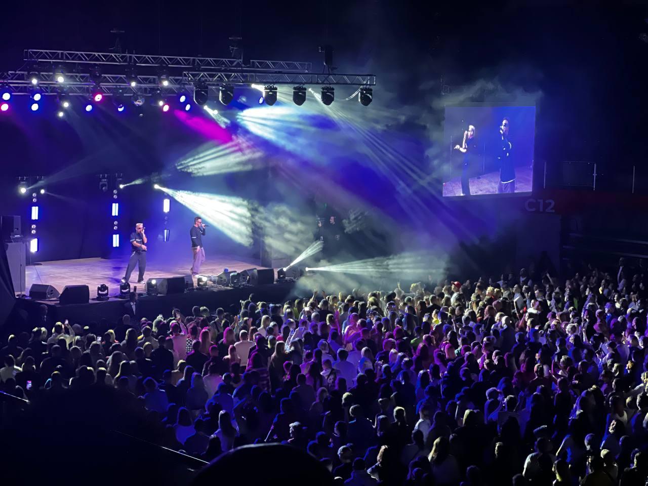 Екатеринбуржцы зажгли на концерте звезд 90-х