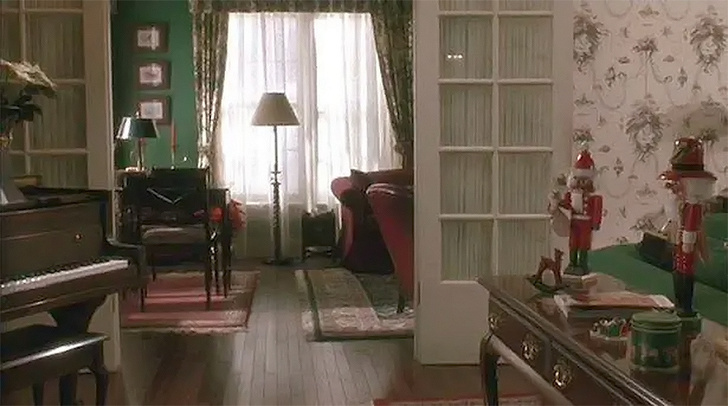 Кадр из кинофильма Home Alone