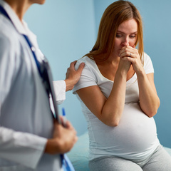 Резус-конфликт при беременности: что это значит и кому стоит опасаться