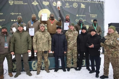 Снайперам из Якутии подарили золото и чорон