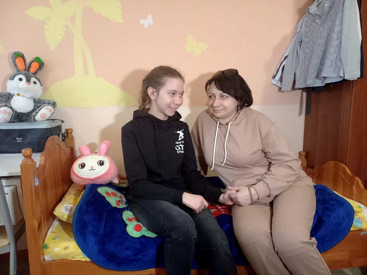 Первое фото Маши Москалевой с мамой после того, как отца посадили